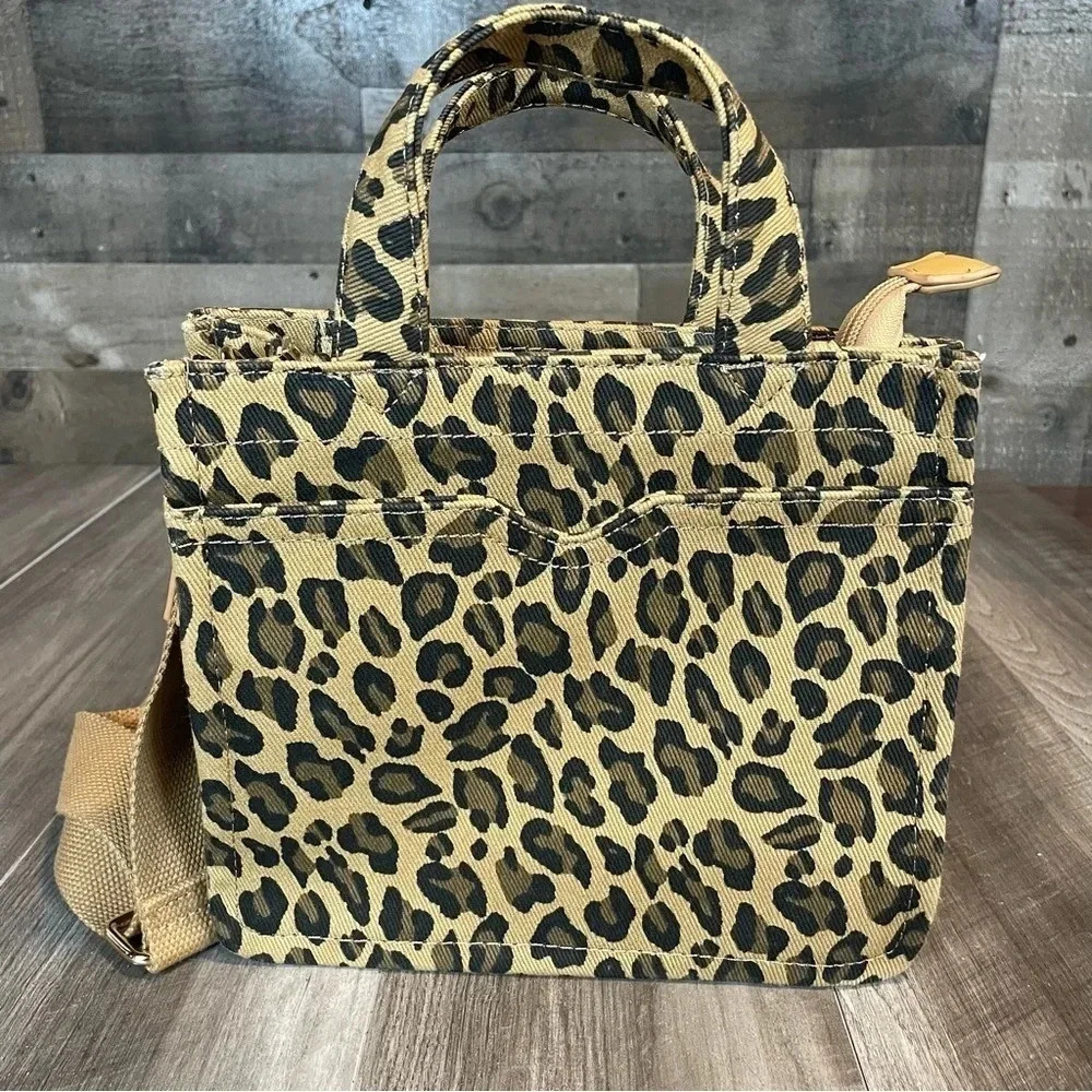 Urban Expressions Convertible Crossbody bag • NWT